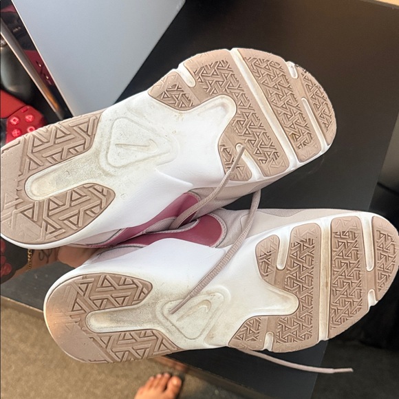 Nike Light Beige and Rose Sneakers - Picture 5 of 7